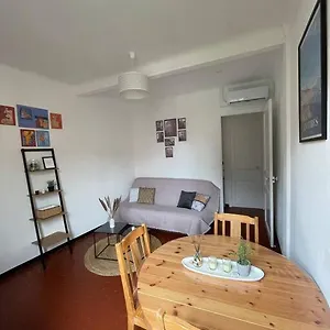 https://t2-dans-le-vieil-antibes.fr-provencehotel.com